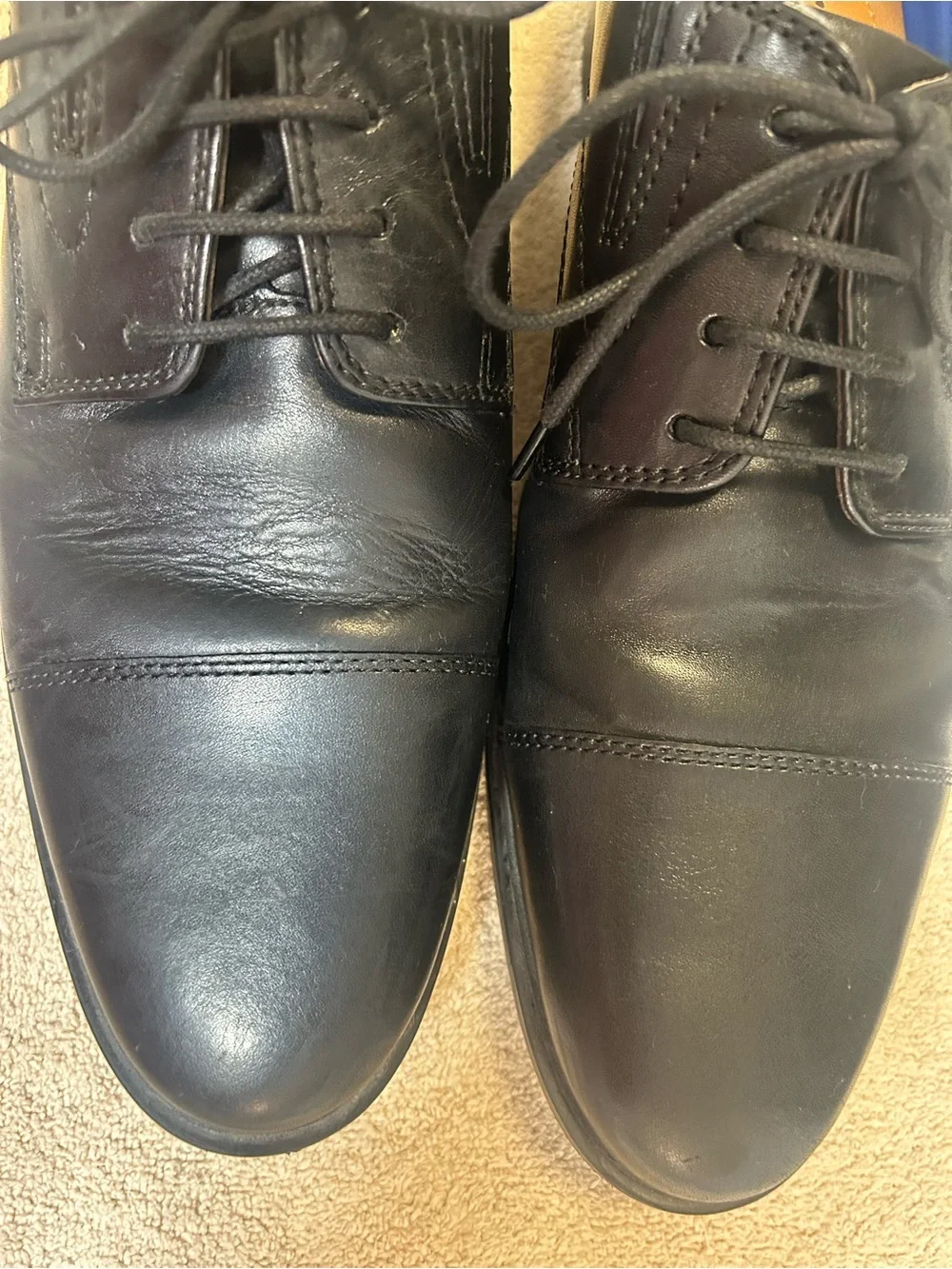 Clark’s Men’s WHIDDON Cap toe black leather oxfords. Size 9.5W very little wear